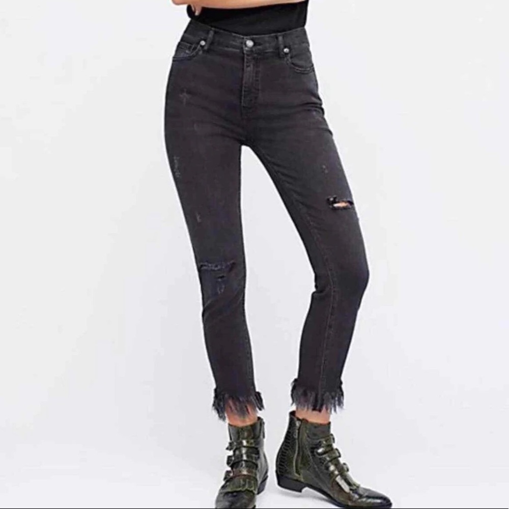 Free People Great Heights Raw Distressed Hem Jeans SZ 29 Long